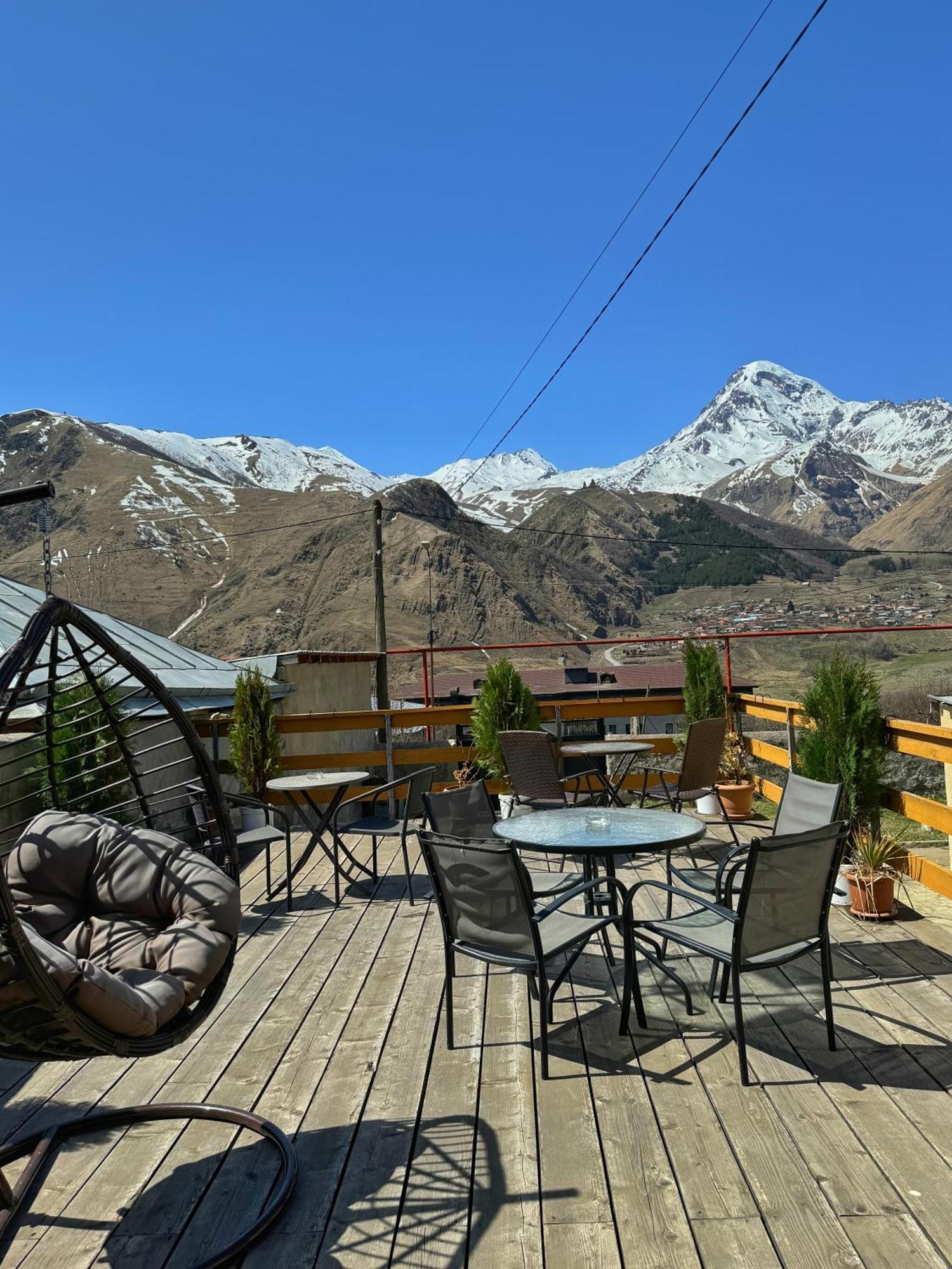 Guesthouse Elia Kazbegi Eksteriør billede